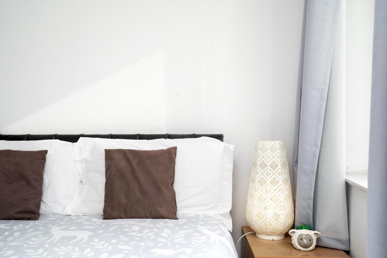 Cosy Flat Right Opp Tube Station Appartement Londen Buitenkant foto
