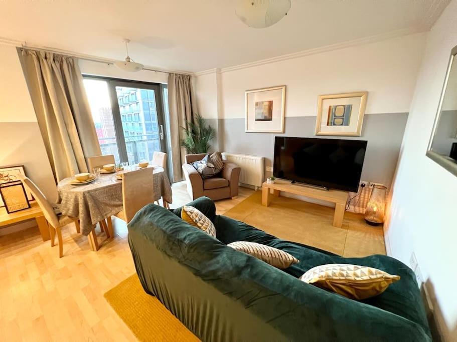 Cosy Flat Right Opp Tube Station Appartement Londen Buitenkant foto
